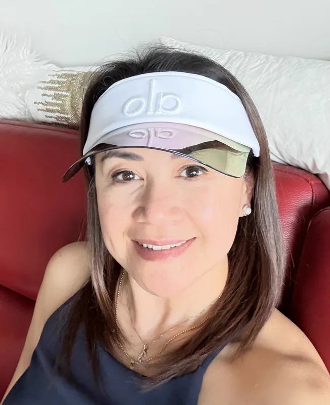 Gabriela L. usando la visera ALO
