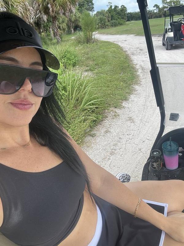 Mónica F. usando la visera ALO